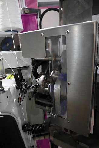 Стойка с этикетировщиком